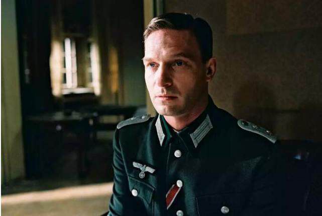 二战最帅的德国军官：赢得两个国家的尊敬，却惨死在苏军战俘营