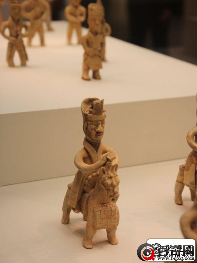 又见穿越证据！两千年前的古人也沉迷于玩手机！