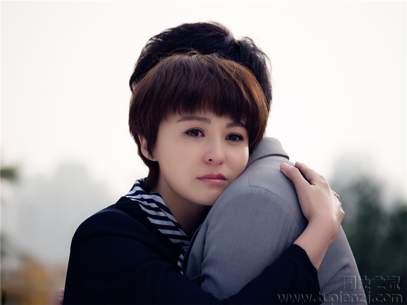 《如果爱可以重来》剧照 戴娇倩深情落泪