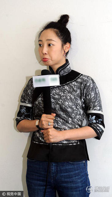 周杰伦打扮“壕”气 不惧与旧爱蔡依林同台