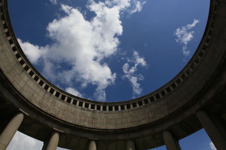 注意，缅甸涛建战争公墓中所葬不是远征军