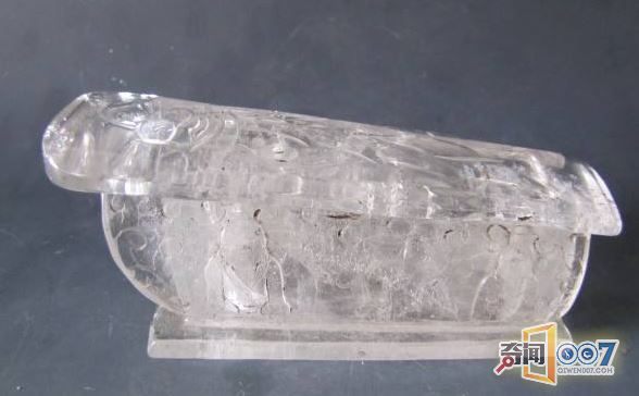 黄河清淤泥挖出透明棺材