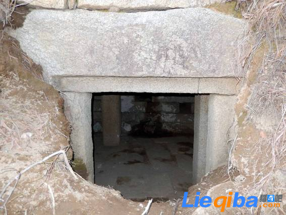 朝鲜发现高丽王陵 寒酸家当遭网友吐槽