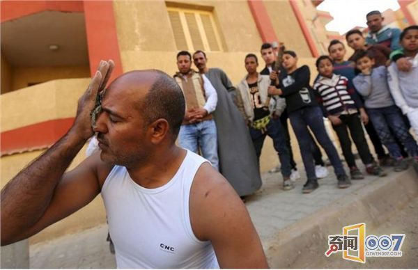 吃钉子碎大石 埃及“法老王”原来是武林高手