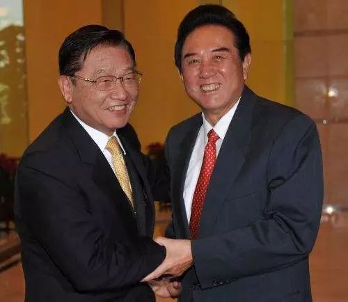 台湾陆委会为什么非挡着陈云林见连战？