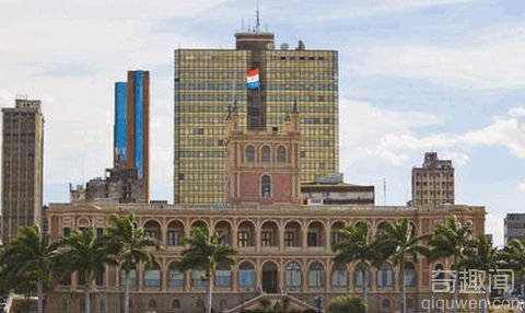 南美洲一国家规定一夫多妻，不娶就要抓去坐牢！