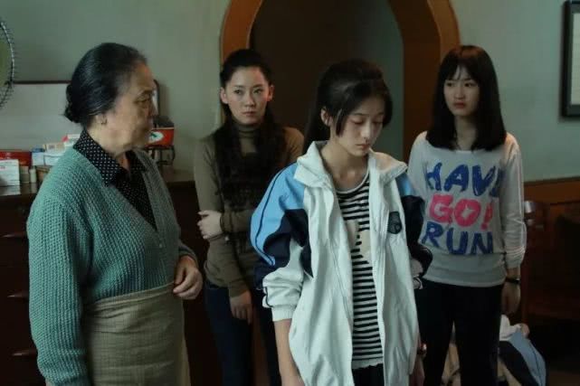 尘封五年终于上映！《狗十三》是一把刺痛中国家庭教育的匕首？