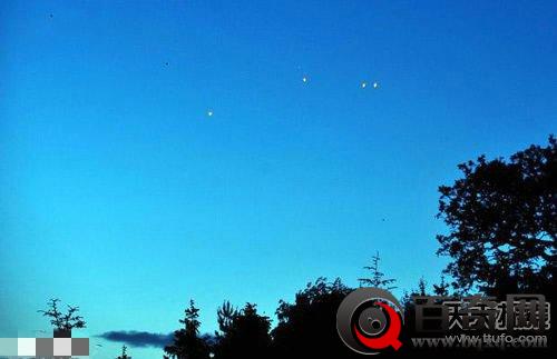 骇人听闻灵异事件 南极上空烟雾“篡改”时间