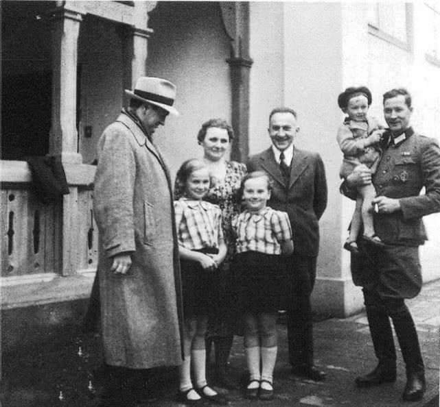 二战最帅的德国军官：赢得两个国家的尊敬，却惨死在苏军战俘营