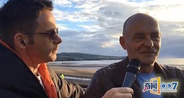 18岁少女爱上60岁看门人，画面不堪入目