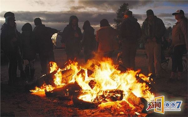 在路上！揭秘美国梦背后的房车族生活