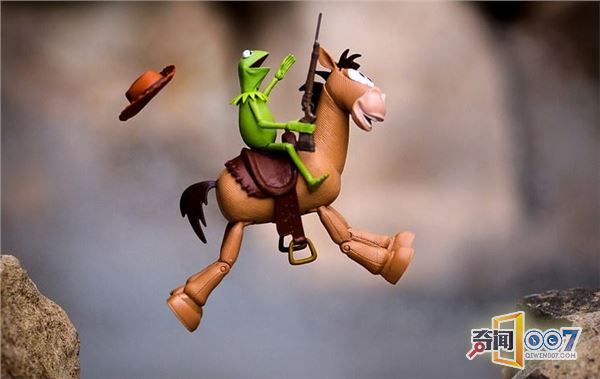 老爸把孩子玩具拍成像真人一样，上帝欠我个这样老爸