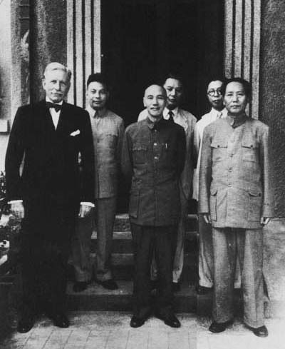 康生因何事情指责朱德“把主席往死路上推”？