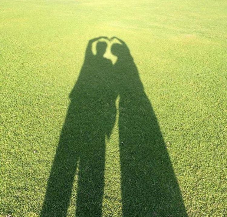 窦骁、何超莲官宣拍拖，这波狗粮触不及防！