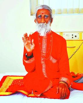 印度一位老人常年不吃饭 只喝水【图文】