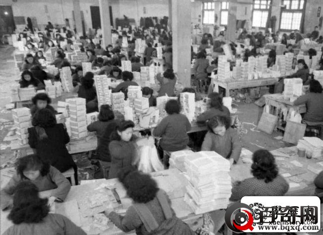 “一斗米2千万元”，17张老照片披露1947年通货膨胀的窘境