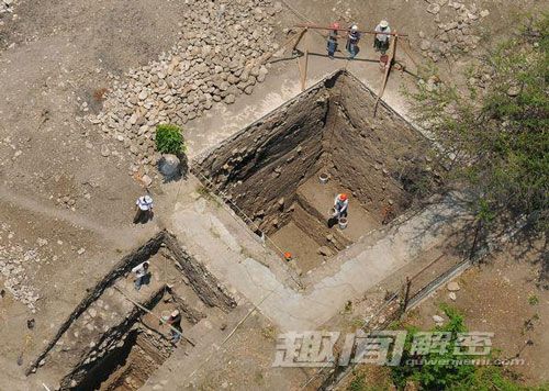 墨西哥考古学家发现用活人殉葬金字塔古墓