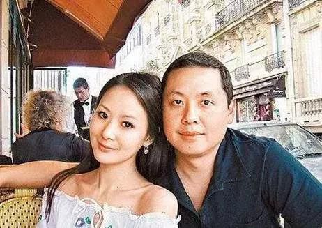 丈夫白发苍苍她却依旧少女模样，41岁的她仍是娱乐圈明星的偶像