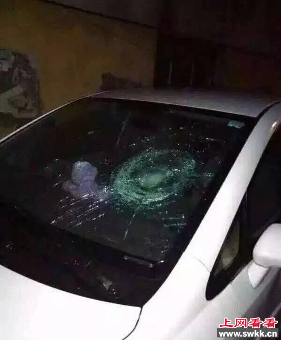 江苏冰雹大如鸡蛋 砸到人还得了！ 图_0