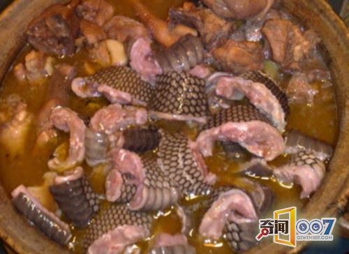 交警跟随可疑车辆，得知运输的货物后将司机抓获