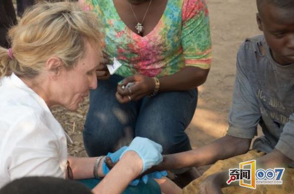 上万儿童患罕见点头病，十几岁就面临死亡