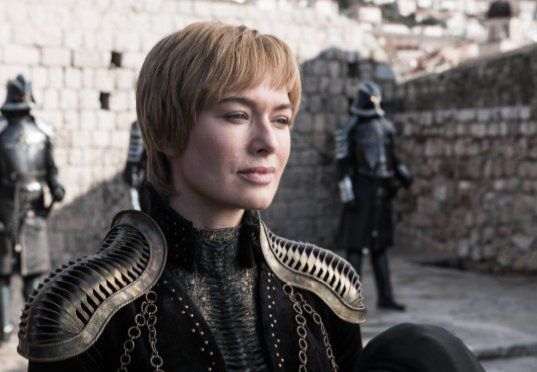 权力的游戏最新剧照出炉！动了两次脑部手术，龙母仍然坚强微笑