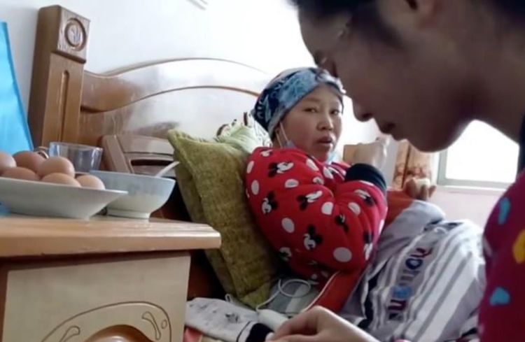 奇闻：妈妈卧病在床，15岁女儿每天却吃8个鸡蛋，让人不淡定
