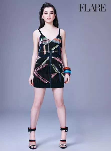 海莉·斯坦菲尔德：被“大黄蜂”宠爱的酷女孩