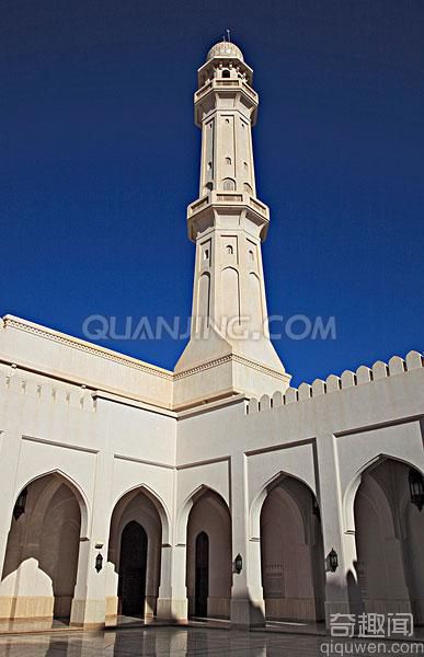 世界上最大的半岛阿拉伯半岛 是古老平坦台地式高原