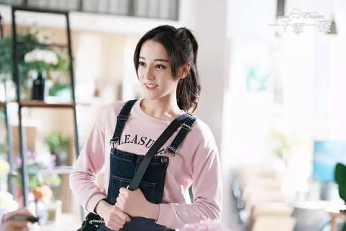 30+的赵丽颖怎么老成这样，女明星都在拼命留住的少女感渐渐消失了