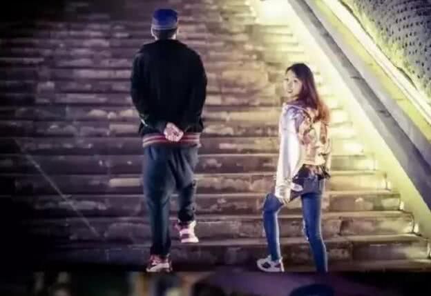 张丹峰如此袒护毕滢不知收敛，洪欣要小心人财两失