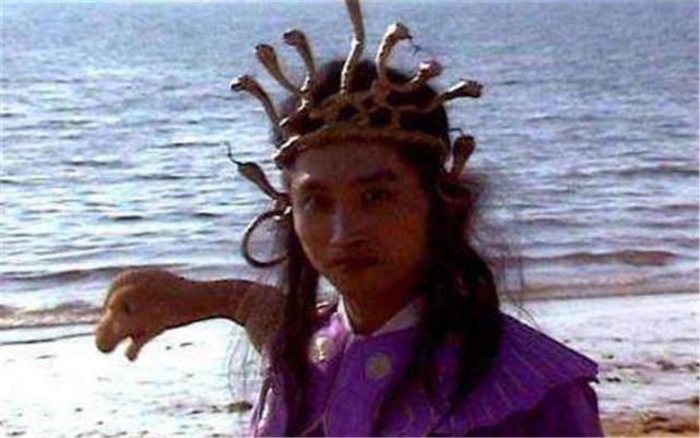 听到祭赛国夜明珠被盗，二郎神因何先吃一惊？又替万圣龙王说了情