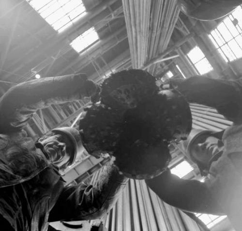 俄罗斯钻探开地狱之门 胆小勿进!!（含录音）