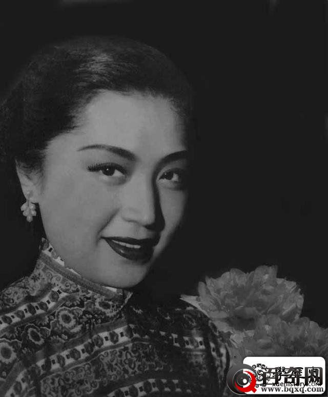 老蒋“哭笑不得、掐死狗”两张照片背后，爆出蒋经国一段风流艳史