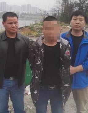 恐怖!女子半夜惊醒发现床边站着两男人 开口就提钱