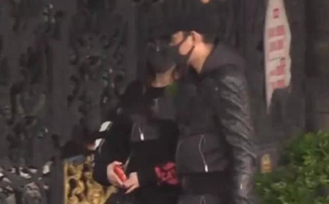 罗晋陪同唐嫣前往医院不是做产检，而是看鼻子去了