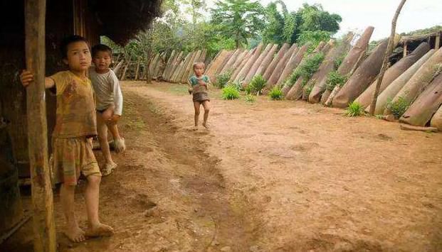 老挝经历三十年的改革开放，为何依旧很贫穷，其实是受一国的影响