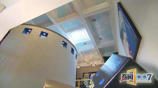 女子买旧银行大楼 里面发现太惊人