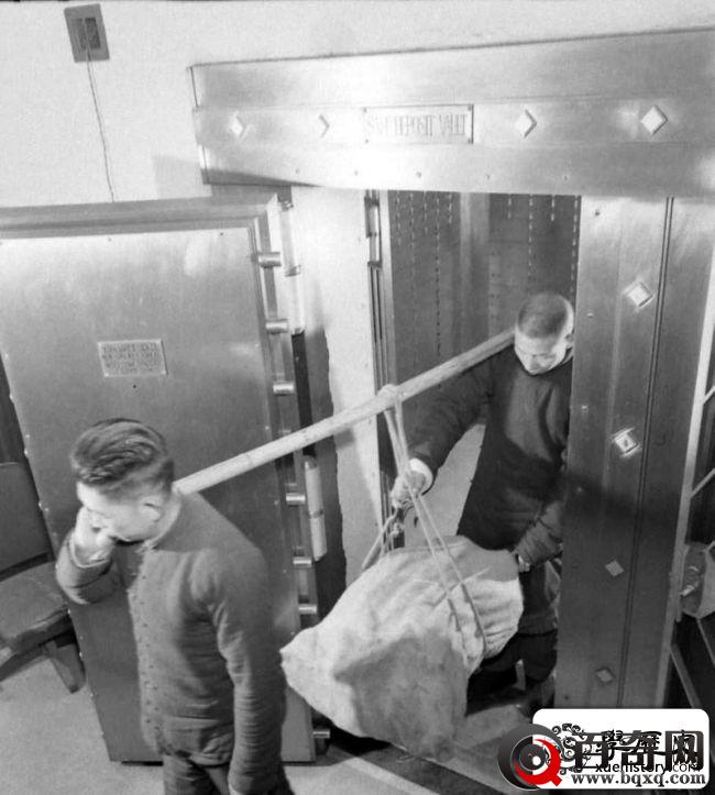 “一斗米2千万元”，17张老照片披露1947年通货膨胀的窘境