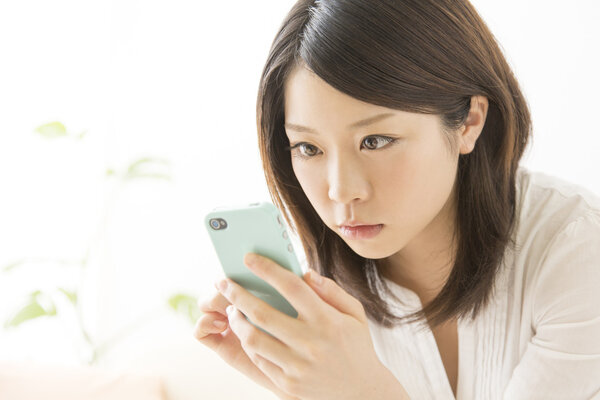 为什么长时间盯一个字，反而不认识了？