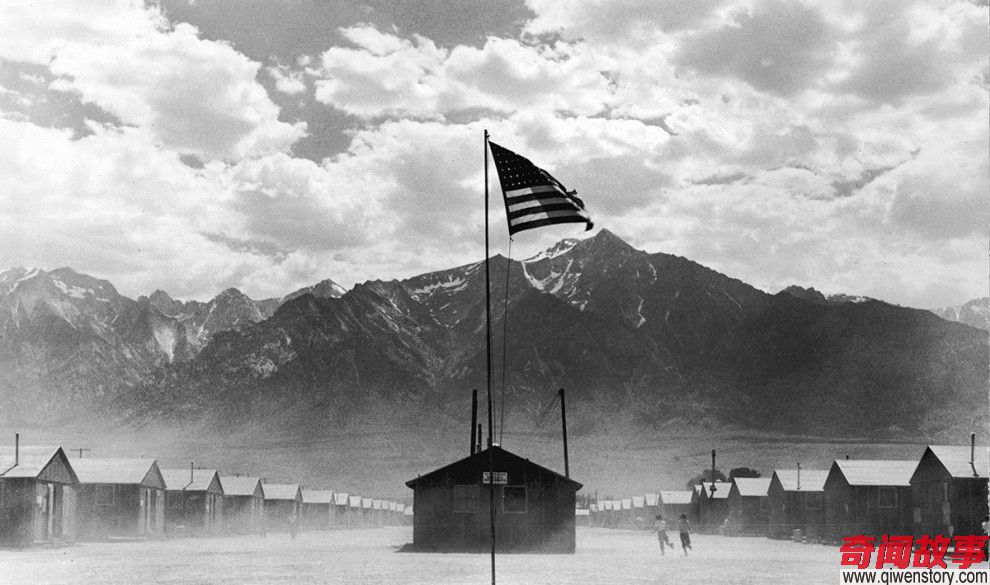 21张＂二战时期日本人住进美国集中营＂的遗失黑白照。