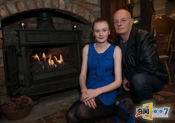 18岁少女爱上60岁看门人，画面不堪入目