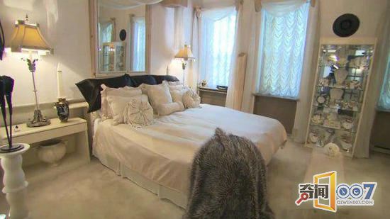 女子买旧银行大楼 里面发现太惊人