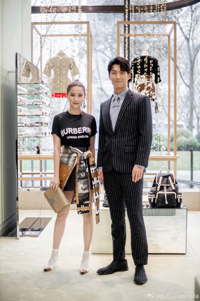 窦骁、何超莲官宣拍拖，这波狗粮触不及防！