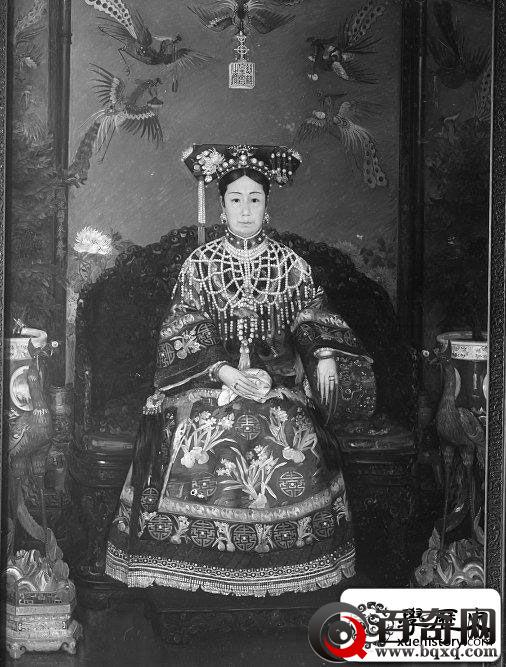 女官德龄观瞻慈禧入浴：年近古稀 肤嫩如少女