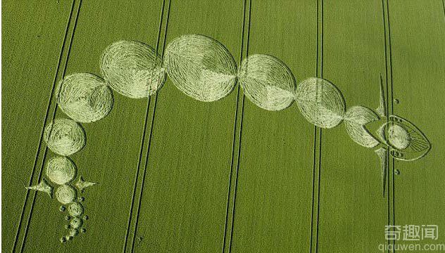 英国惊现麦田怪圈"金星凌日" 神秘图案