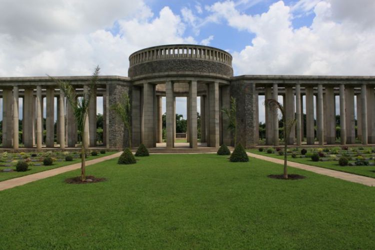 注意，缅甸涛建战争公墓中所葬不是远征军