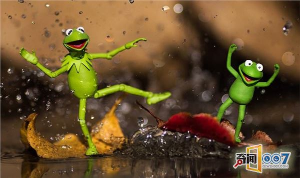 老爸把孩子玩具拍成像真人一样，上帝欠我个这样老爸