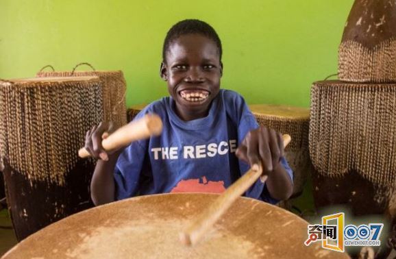 上万儿童患罕见点头病，十几岁就面临死亡