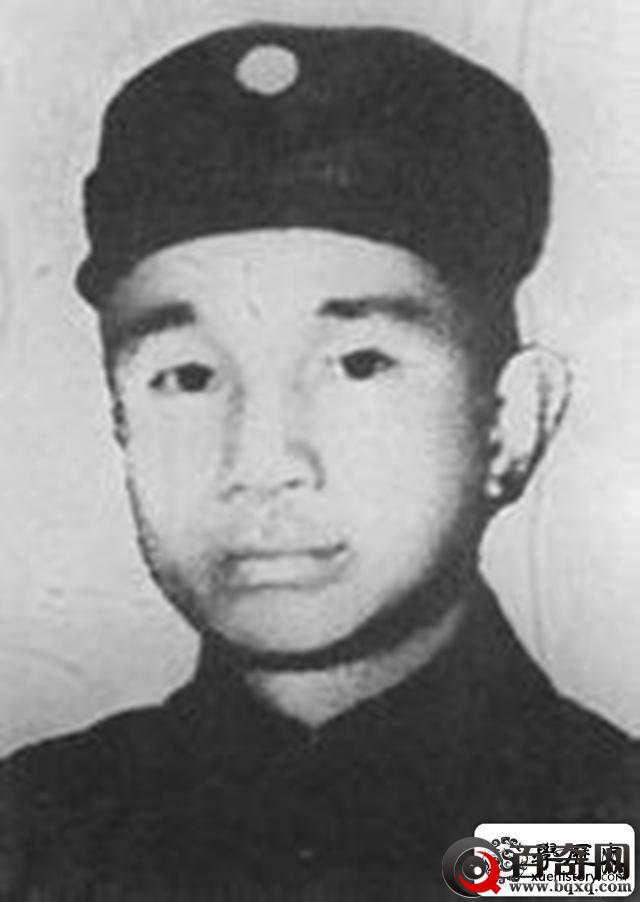 此开国大将常年被头疼折磨不知原因，死后竟在骨灰里发现三个东西